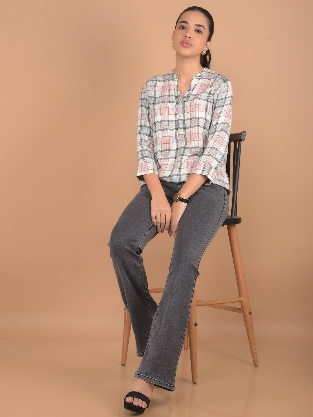 White V-Neck Checked Top-Women Tops-Crimsoune Club