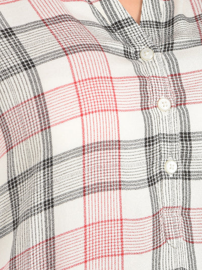 White V-Neck Checked Top-Women Tops-Crimsoune Club