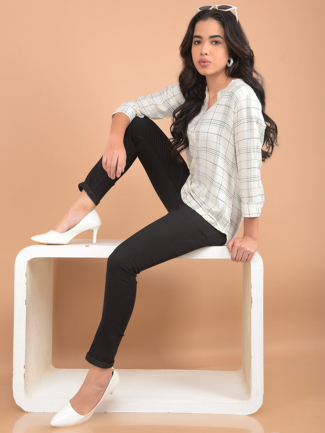 White V-Neck Checked Top-Women Tops-Crimsoune Club