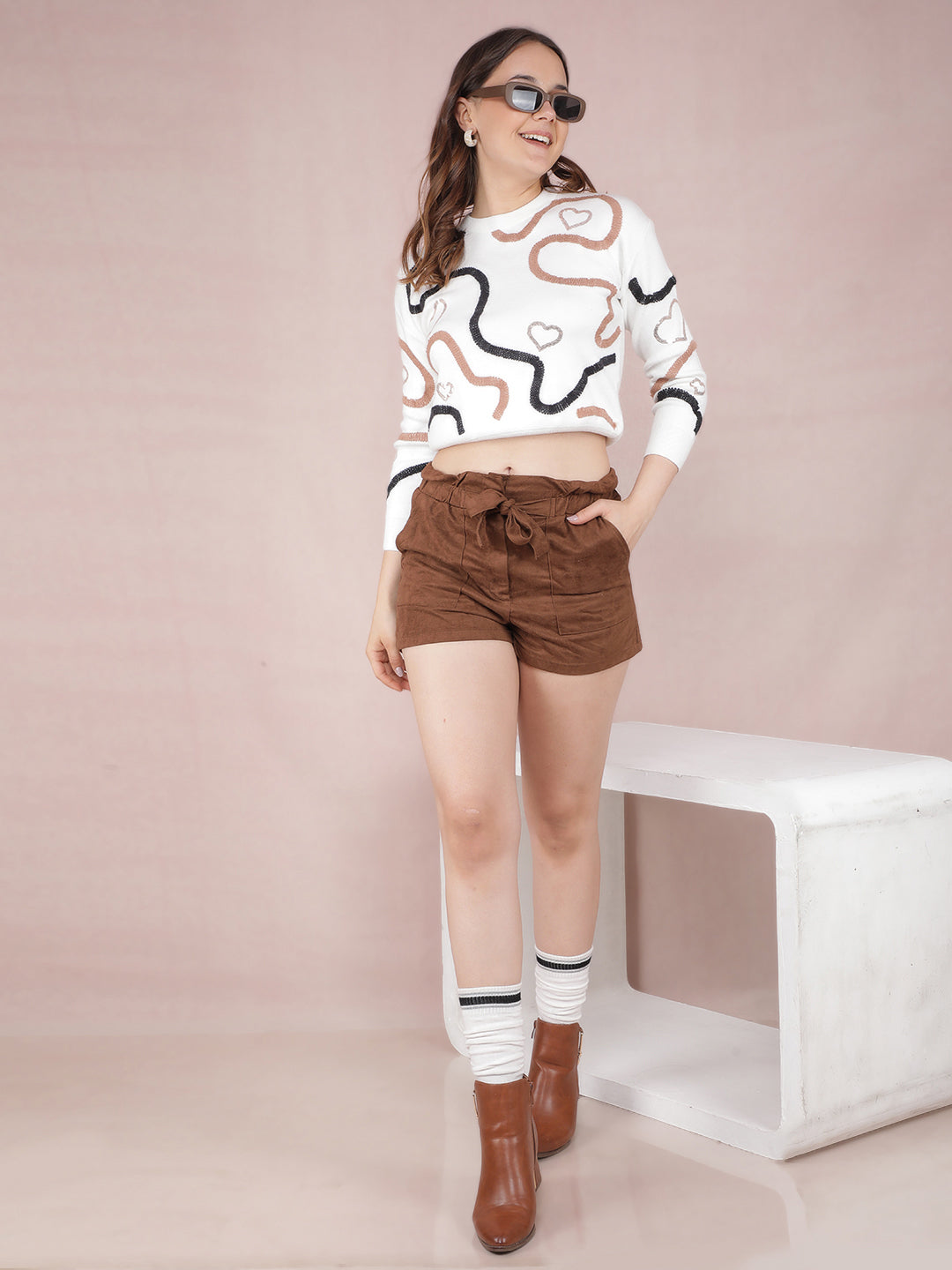 White Graphic Print Crop Sweater-Women Sweaters-Crimsoune Club