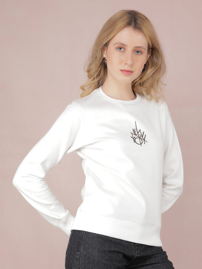 Off White Graphic Print Sweatshirt-Women Sweatshirts-Crimsoune Club