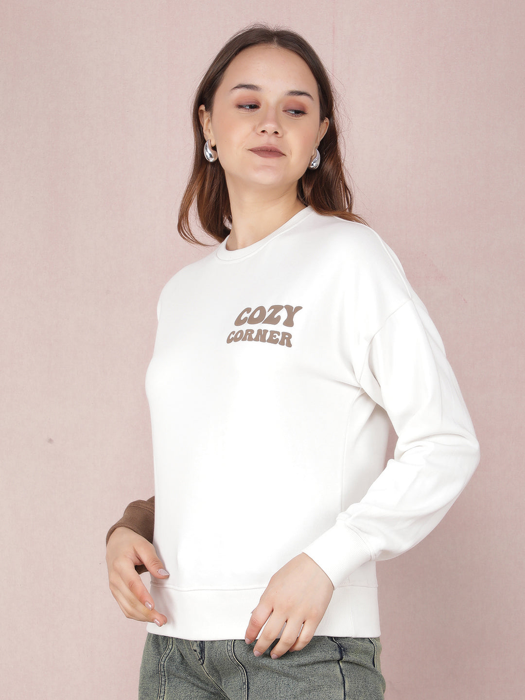 Off White Graphic Print Sweatshirt-Women Sweatshirts-Crimsoune Club