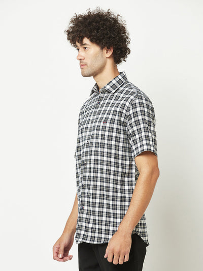  Black Short-Sleeved Checked Shirt