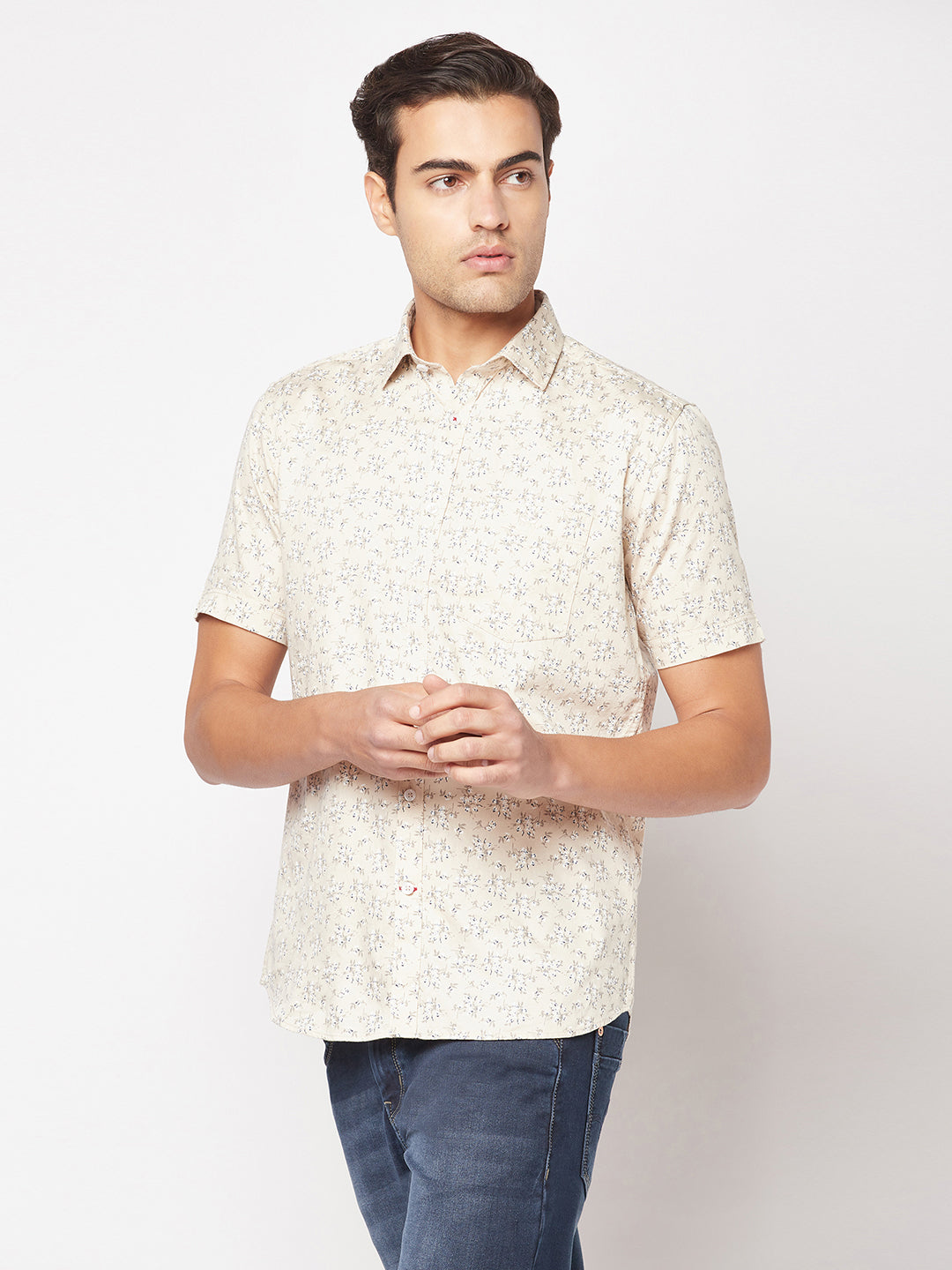  Short-Sleeved Floral Shirt