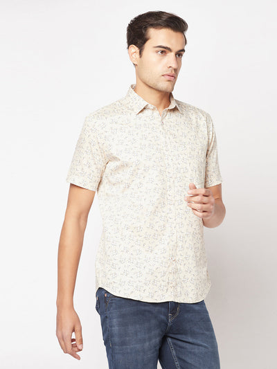  Short-Sleeved Floral Shirt