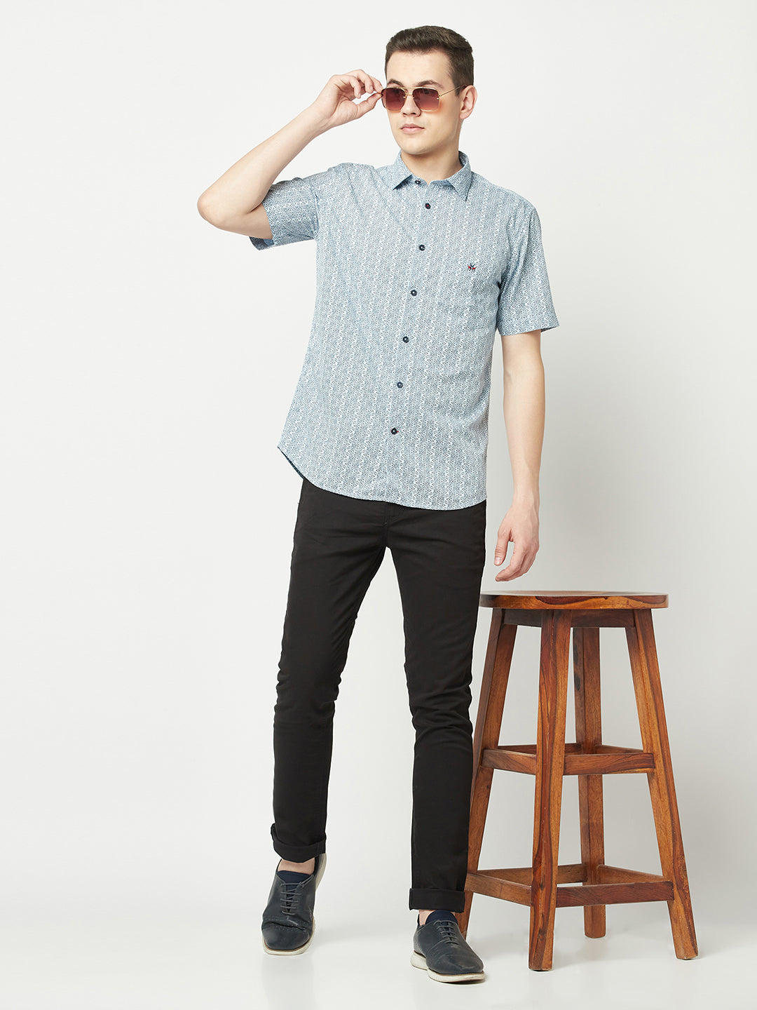  Short-Sleeved Sky Blue Motif Shirt 